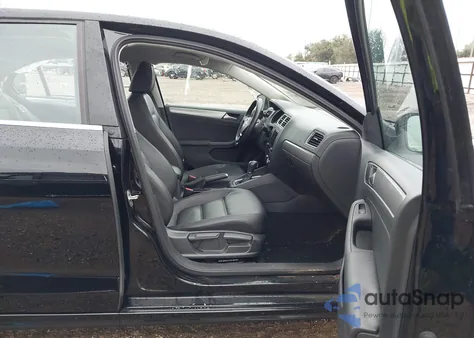 2017 Volkswagen Jetta 1.4T Se из США, поврежденный, VIN 3VWDB7AJ2HM265424